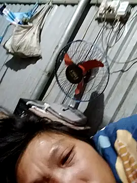 bella-la online show from December 2025 11:01:02 PM