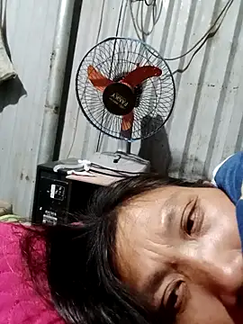 bella-la online show from December 2025 11:07:01 AM