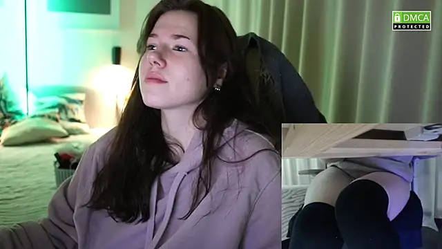 Snapshot of girl_u_never_met chatting on November 2025 05:31:01 PM girl u never met online show from November 2025 05:31:01 PM