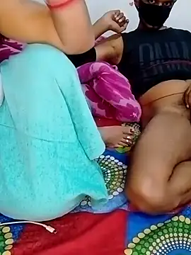 Snapshot of hot_couple_000 chatting on February 2026 03:01:01 PM hot couple 000 online show from February 2026 03:01:01 PM