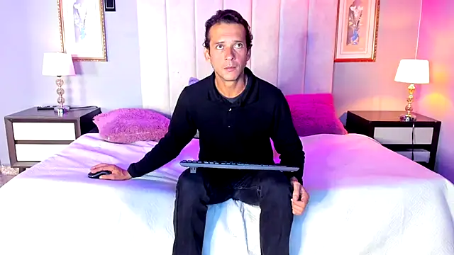 Dante Steele  online show from November 2025 03:50:01 AM