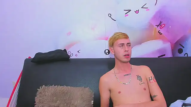 Snapshot of In_my_room_anything_goes chatting on December 2025 04:17:02 AM In my room anything goes online show from December 2025 04:17:02 AM