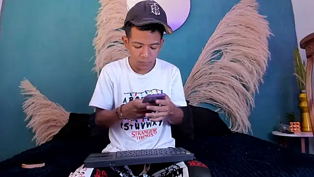 wild best online show from December 2025 07:44:01 PM