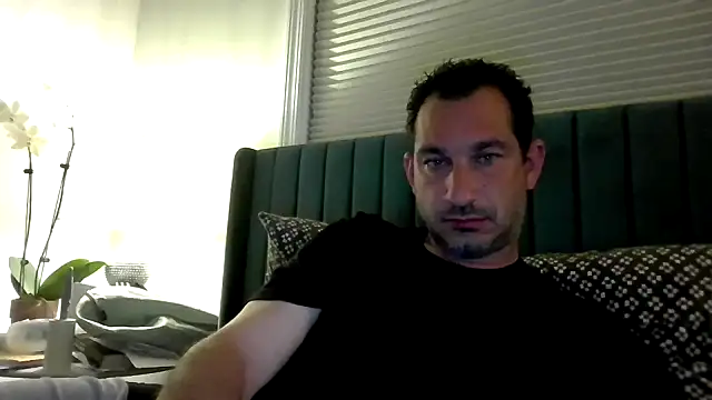 ckraiders84 online show from May 2026 03:47:01 AM