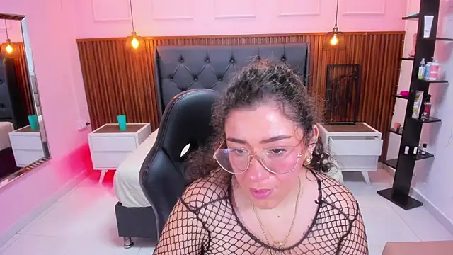 Snapshot of OSNAKELLER chatting on November 2025 02:39:02 AM OSNAKELLER online show from November 2025 02:39:02 AM