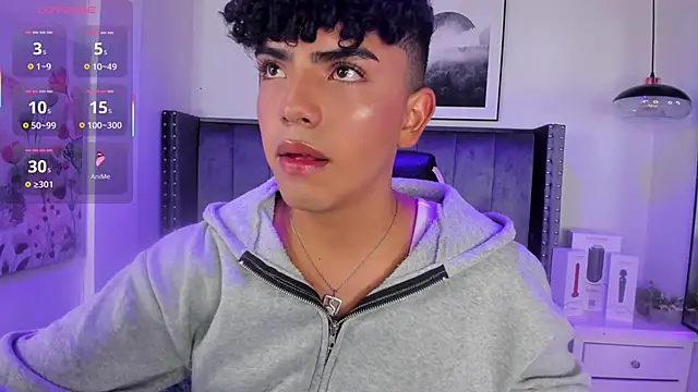 Snapshot of Niick_Twiink chatting on November 2025 07:02:01 PM Niick Twiink online show from November 2025 07:02:01 PM