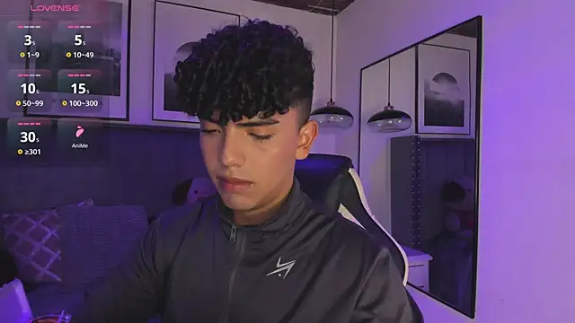 Snapshot of Niick_Twiink chatting on November 2025 07:27:01 PM Niick Twiink online show from November 2025 07:27:01 PM