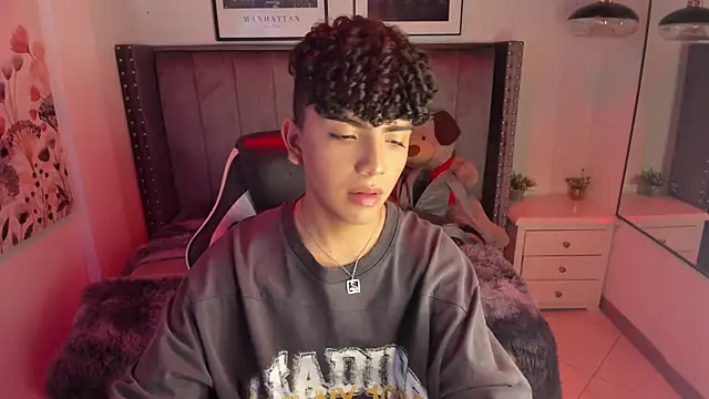 Snapshot of Niick_Twiink chatting on December 2025 07:52:01 PM Niick Twiink online show from December 2025 07:52:01 PM