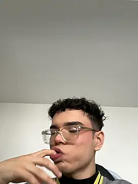 Matthew Foxx  online show from October 2025 06:30:02 PM