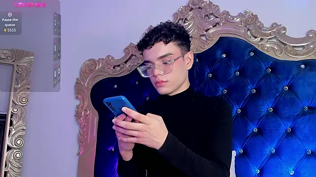 Matthew Foxx  online show from November 2025 04:22:02 AM