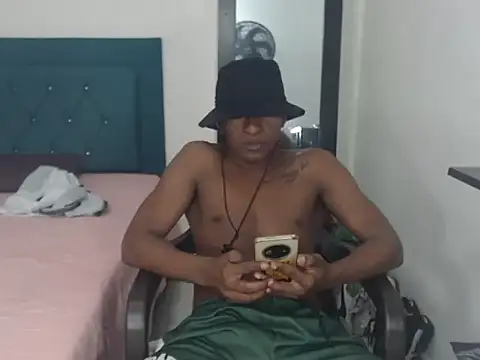 Snapshot of braulioth chatting on December 2025 02:18:01 AM braulioth online show from December 2025 02:18:01 AM