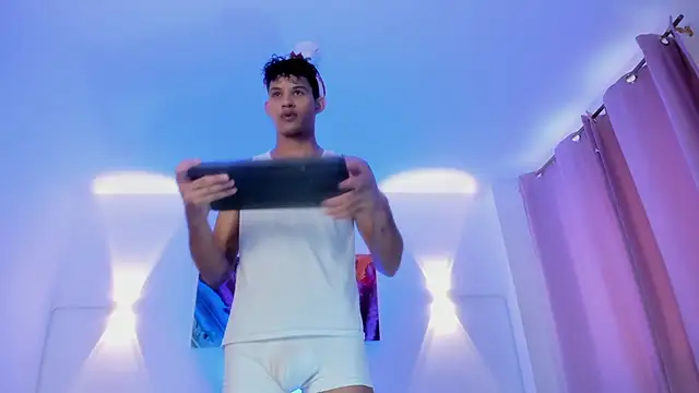 KamiSuarez online show from December 2025 06:38:02 PM