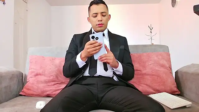 Snapshot of Mike_Fetiche chatting on November 2025 03:37:02 PM Mike Fetiche online show from November 2025 03:37:02 PM