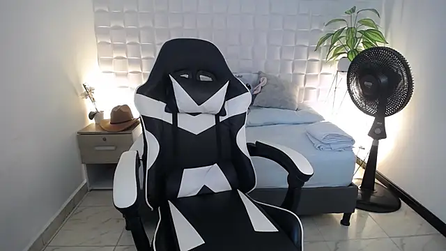 Snapshot of victoria_243 chatting on January 2026 03:53:02 AM victoria 243 online show from January 2026 03:53:02 AM