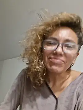 loveryvicky online show from November 2025 12:34:01 PM