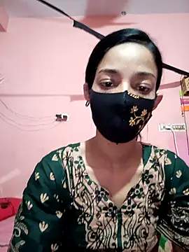 Green LaDY66 online show from April 2026 02:12:02 PM