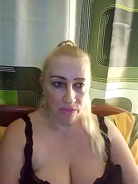 Esenia505 online show from December 2025 04:57:02 PM