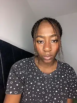 Snapshot of milarain chatting on November 2025 11:48:02 PM milarain online show from November 2025 11:48:02 PM