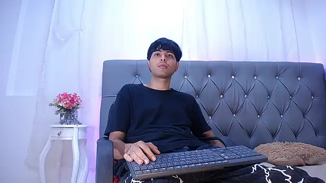 TonnyHawk707 online show from October 2025 11:11:01 AM