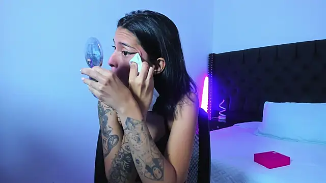 Snapshot of LilithLuxorr chatting on December 2025 10:39:01 PM LilithLuxorr online show from December 2025 10:39:01 PM