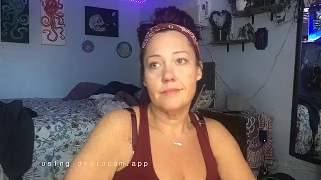 Snapshot of kristallic chatting on January 2026 04:20:02 PM kristallic online show from January 2026 04:20:02 PM