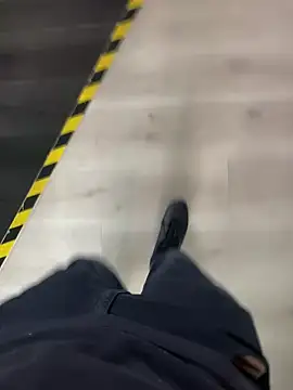 LeoBlaze13 online show from November 2025 08:53:01 PM