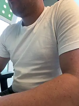 LeoBlaze13 online show from January 2026 08:56:01 PM