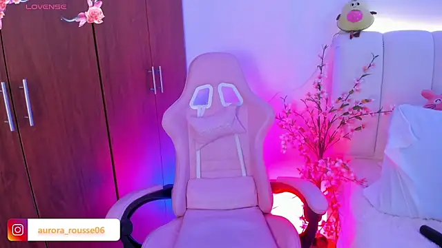 aurora rousse online show from February 2026 04:53:02 AM