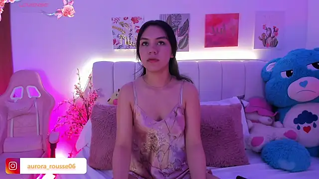 aurora rousse online show from April 2026 02:01:01 AM