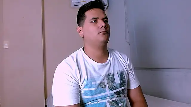 KingMoreno1 online show from November 2025 01:32:01 PM