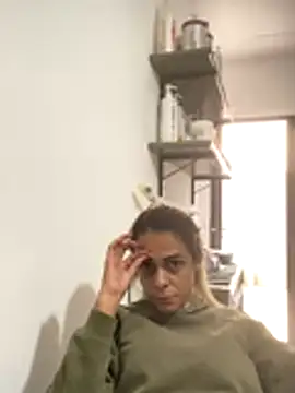 Snapshot of sabrinaneves chatting on December 2025 06:35:02 PM sabrinaneves online show from December 2025 06:35:02 PM