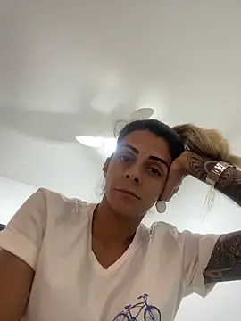 sabrinaneves online show from April 2026 04:09:02 PM