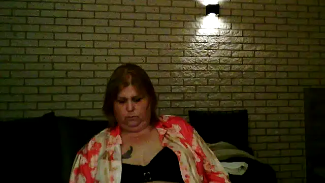 Sylviastar46 online show from April 2026 07:00:01 PM