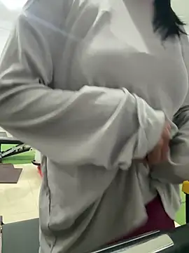 Snapshot of trinhvutrinh chatting on December 2025 12:21:01 PM trinhvutrinh online show from December 2025 12:21:01 PM