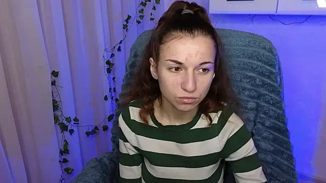 Snapshot of Ulyanix chatting on November 2025 04:57:01 AM Ulyanix online show from November 2025 04:57:01 AM