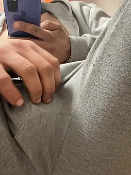 Snapshot of llioo22 chatting on February 2026 07:12:01 AM llioo22 online show from February 2026 07:12:01 AM