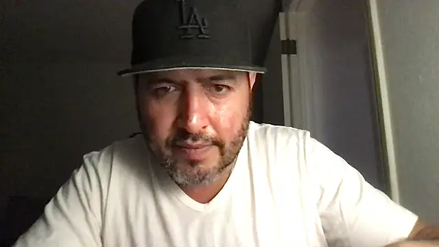 ezrah23 online show from November 2025 04:00:01 AM