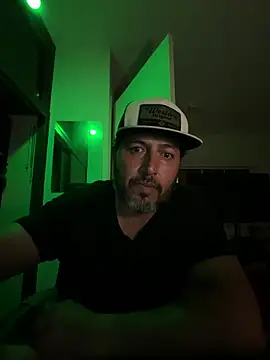 ezrah23 online show from June 2026 07:40:02 AM
