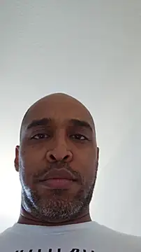 TraddyZaddy online show from November 2025 08:43:01 PM