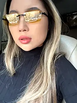 limkiss online show from November 2025 08:04:01 AM