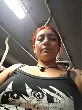 Eveelyn25x online show from November 2025 02:47:01 AM