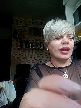 Snapshot of MilkySky chatting on November 2025 09:31:01 AM MilkySky online show from November 2025 09:31:01 AM