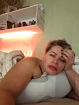 Snapshot of MilkySky chatting on November 2025 09:15:01 PM MilkySky online show from November 2025 09:15:01 PM