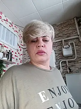 Snapshot of MilkySky chatting on February 2026 07:48:01 AM MilkySky online show from February 2026 07:48:01 AM