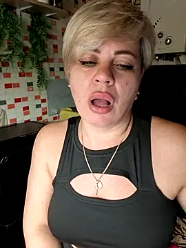 Snapshot of MilkySky chatting on February 2026 12:30:02 AM MilkySky online show from February 2026 12:30:02 AM