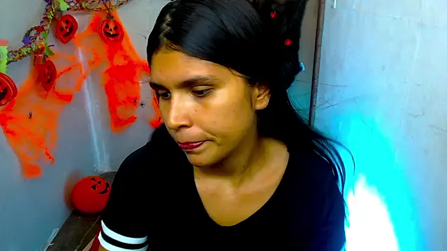 Scarlett 777  online show from November 2025 10:21:02 PM