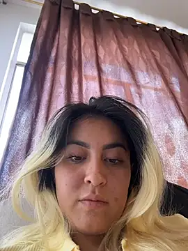 Elina Hills online show from May 2026 06:04:02 PM