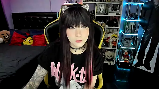 Snapshot of Yummy_dark chatting on November 2025 09:51:02 PM Yummy dark online show from November 2025 09:51:02 PM