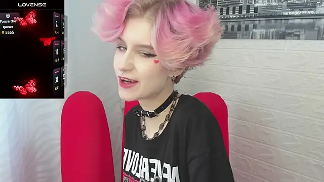 Angel Julles online show from April 2026 03:21:01 AM