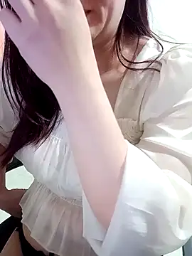 Snapshot of Elisha_22 chatting on November 2025 05:37:02 PM Elisha 22 online show from November 2025 05:37:02 PM